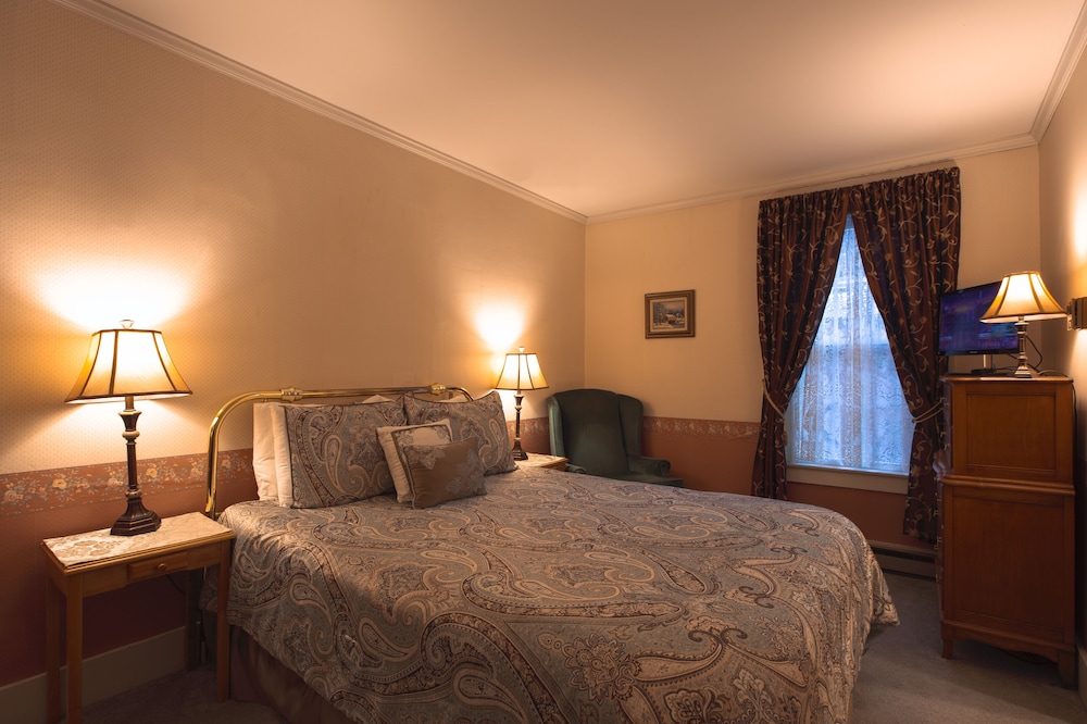 Standard Room, 1 Queen Bed, Mountainside photo 3