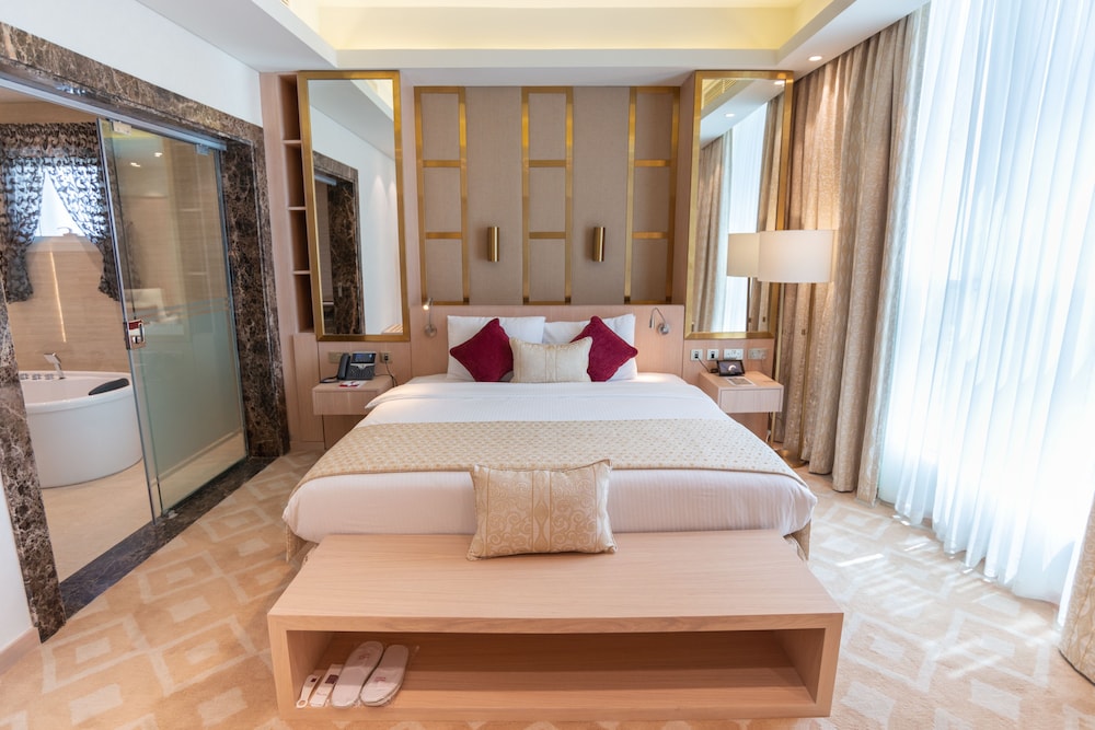 Diplomatic Suite - Photo 3