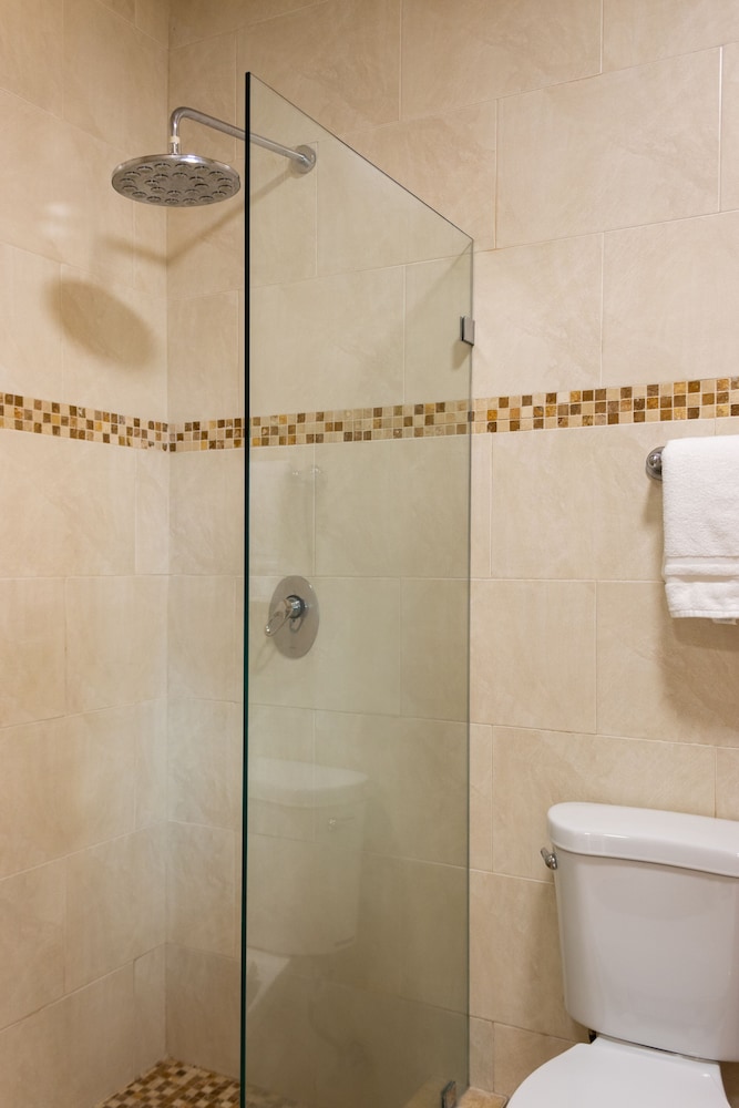The Signature Suite - Photo 4