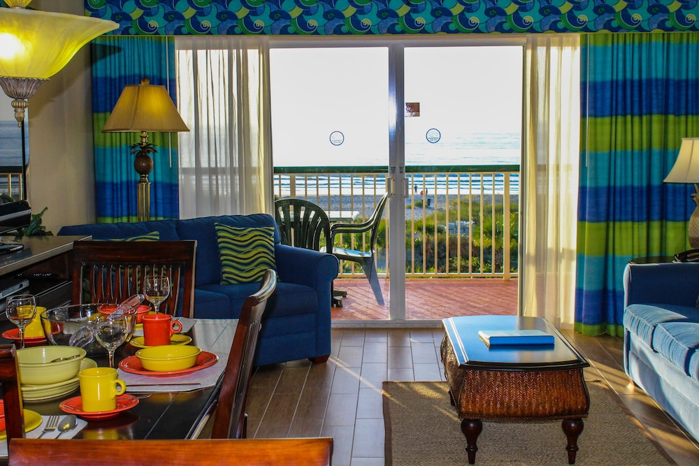Apartment, 2 Bedrooms, Oceanfront - Photo 5