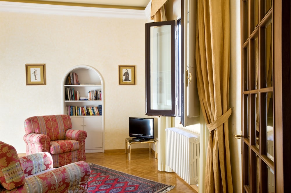 Suite, River View (Baccio) - Photo 4