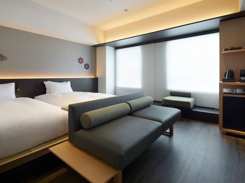 Corner Deluxe Twin room, Non Smoking (28 square meters) - Photo 1