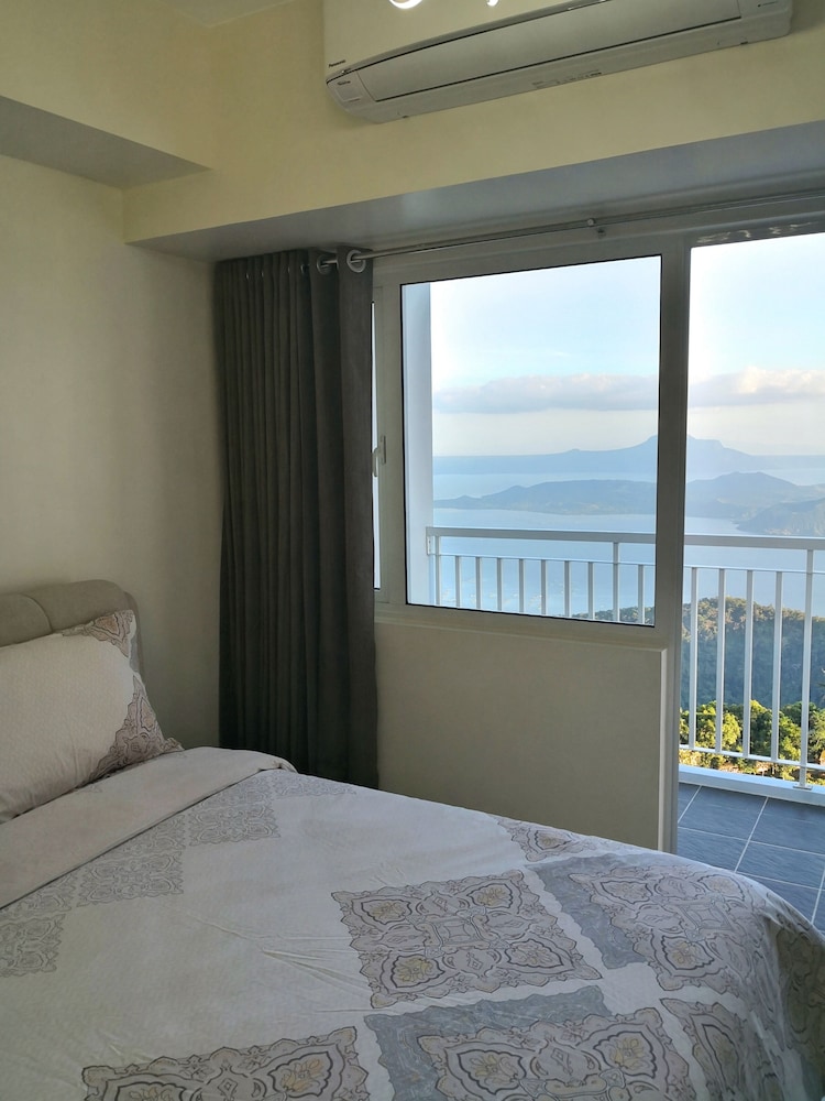 Panoramic Apartment, 1 Queen Bed with Sofa bed, Balcony, Lake View