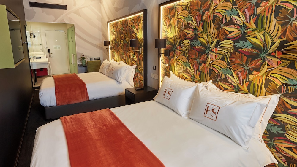 Standard Twin Room - Photo 1