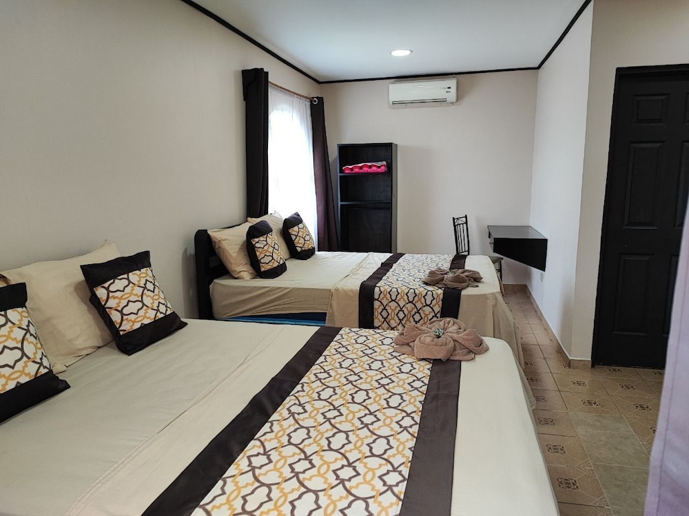 Basic Triple Room, 1 Bedroom photo 3