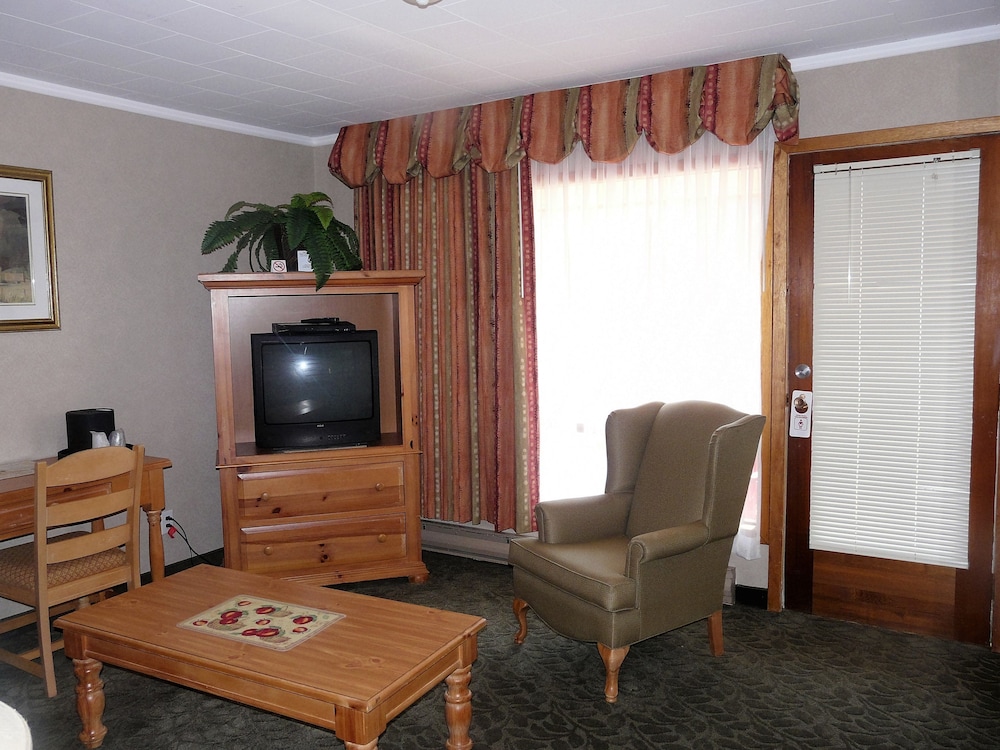 Cabin, 1 Queen Bed (Magnolia Cabin)