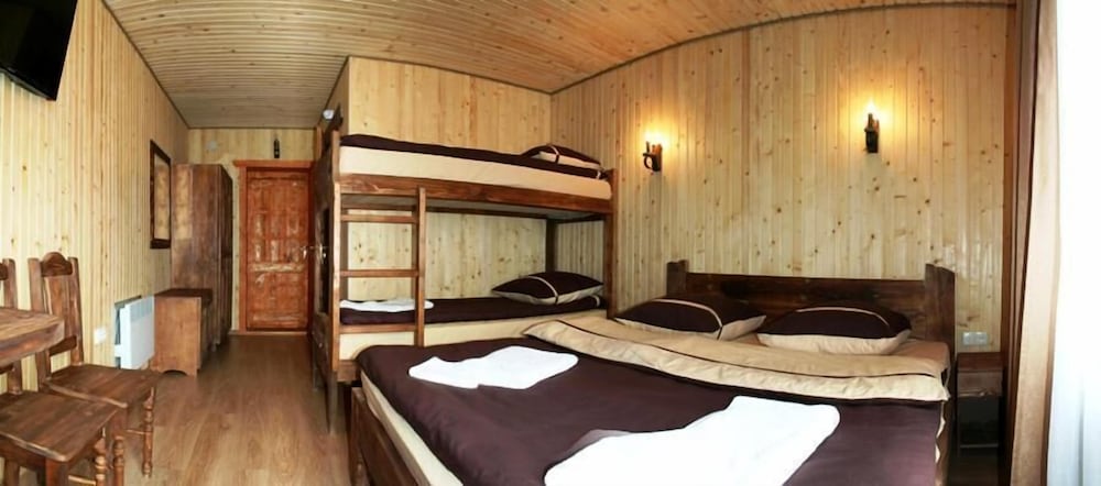 Superior Quadruple Room, Multiple Beds, Non Smoking photo 3