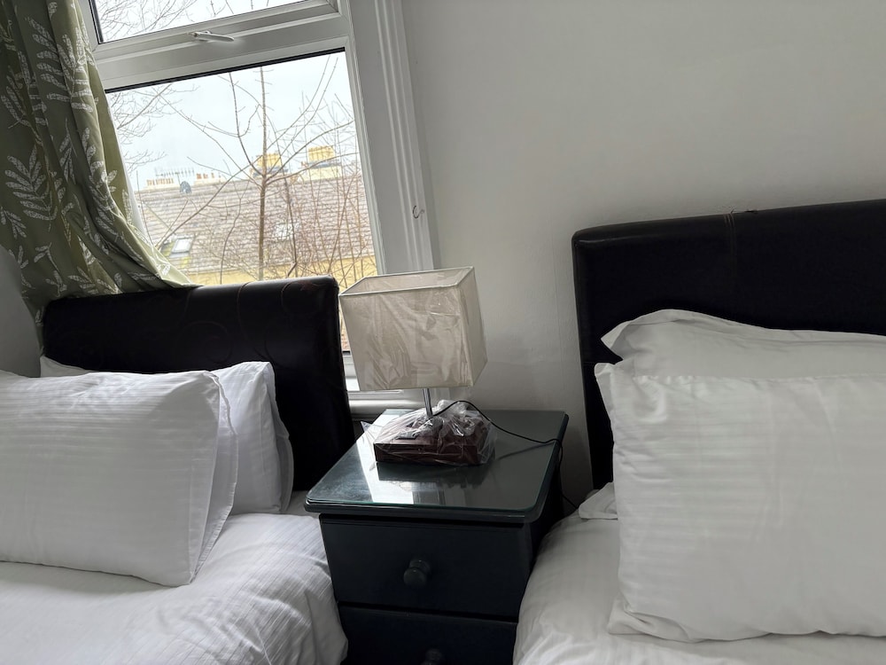 Classic Twin Room photo 2