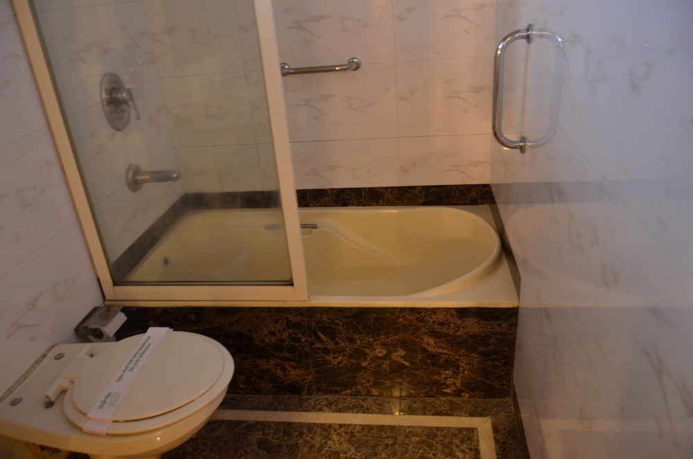 Standard Double or Twin Room - Photo 5