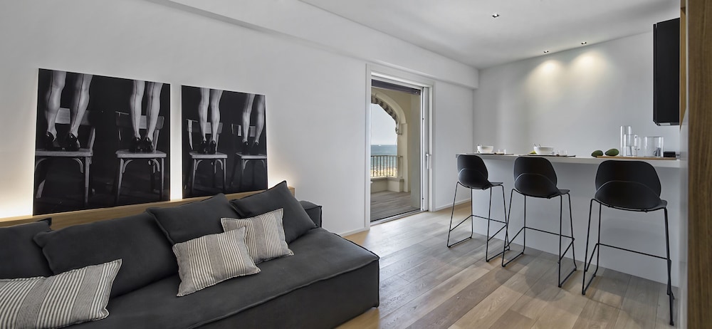Panoramic Condo