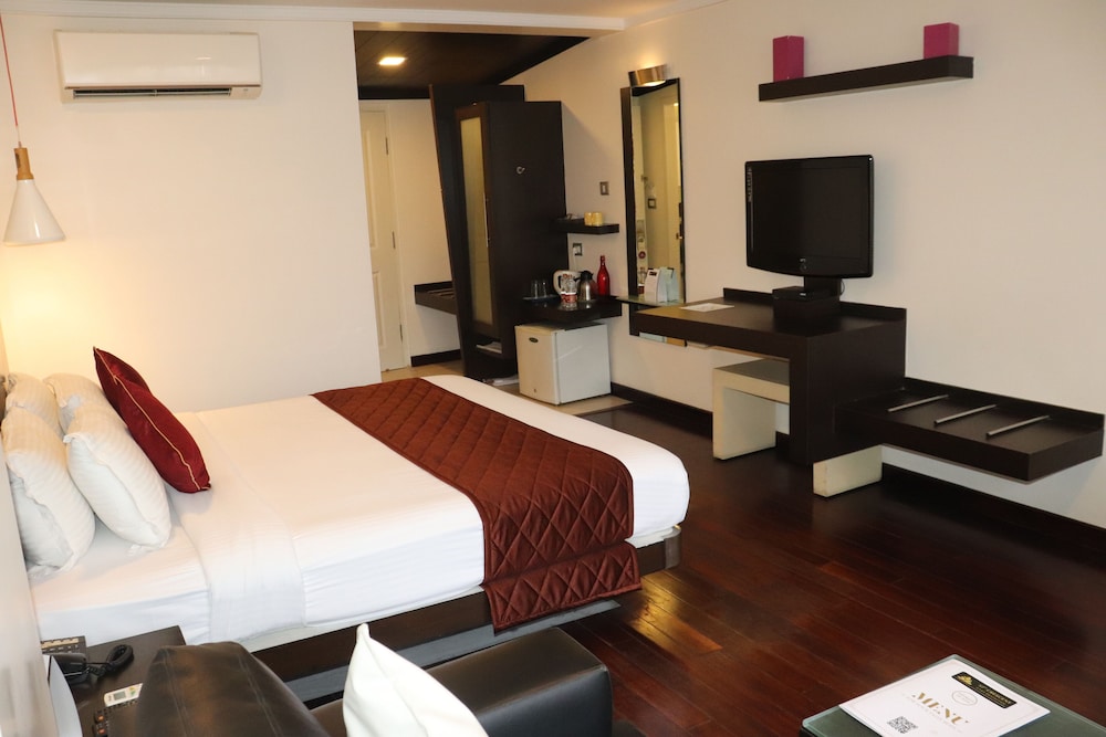 Crescent Club Room - Photo 3