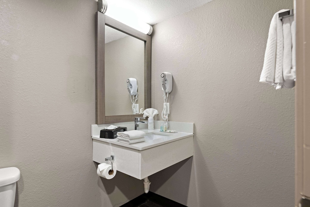 Suite, Multiple Beds, Non Smoking - Photo 6
