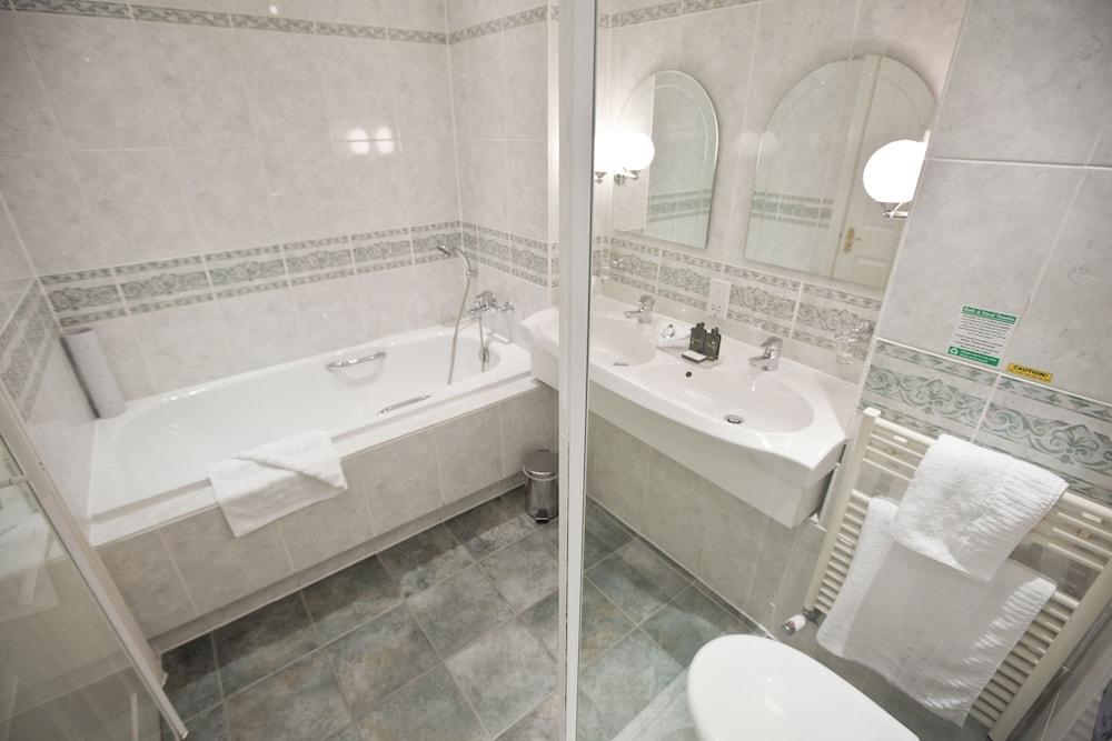 Executive Double Room - Photo 10