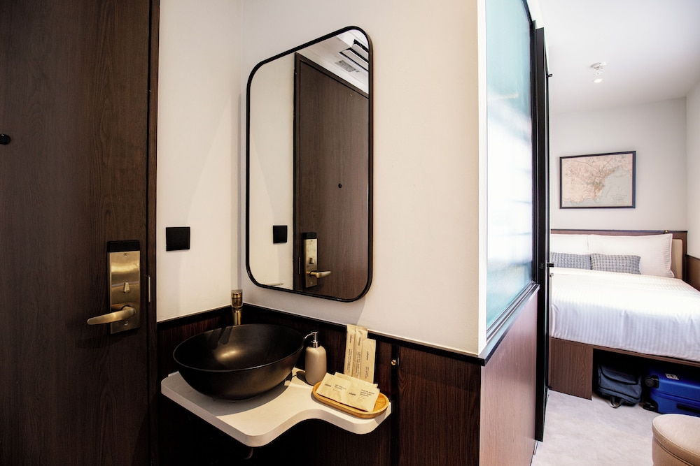 Double Room thumbnail 6