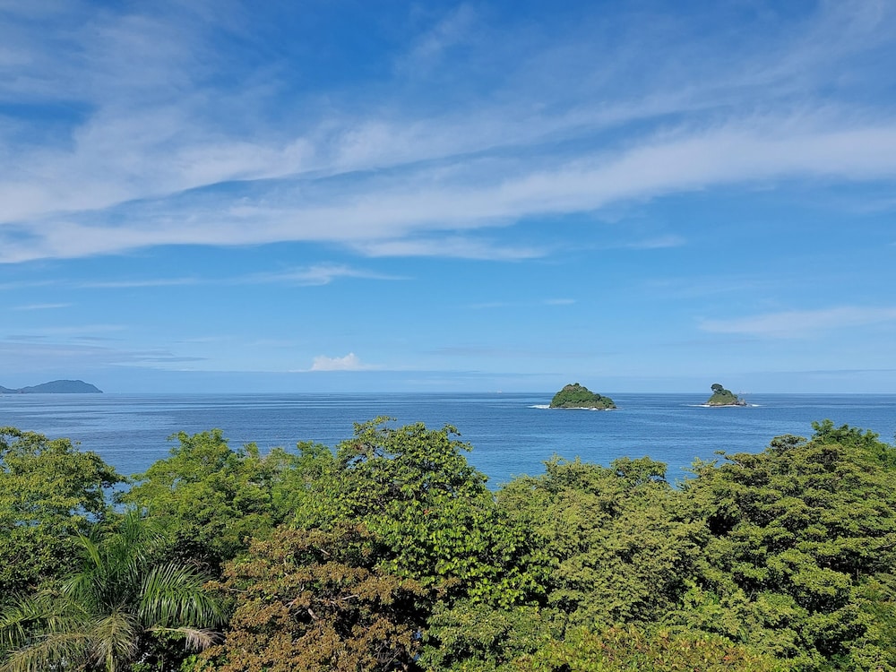 Ocean View Premium photo 3