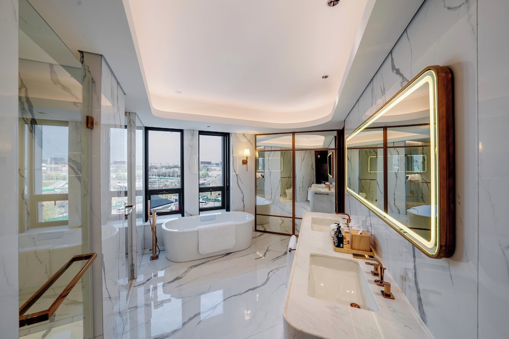 Business Suite, 1 King Bed, Non Smoking (Executive) - Photo 4