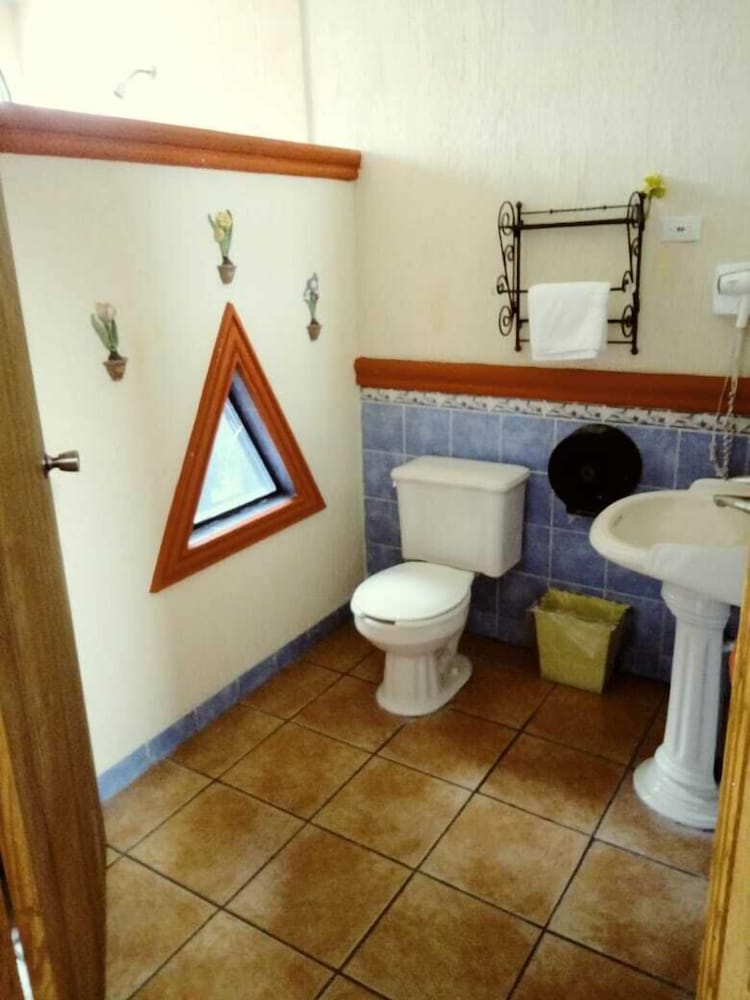 Triple Room, Multiple Beds photo 1