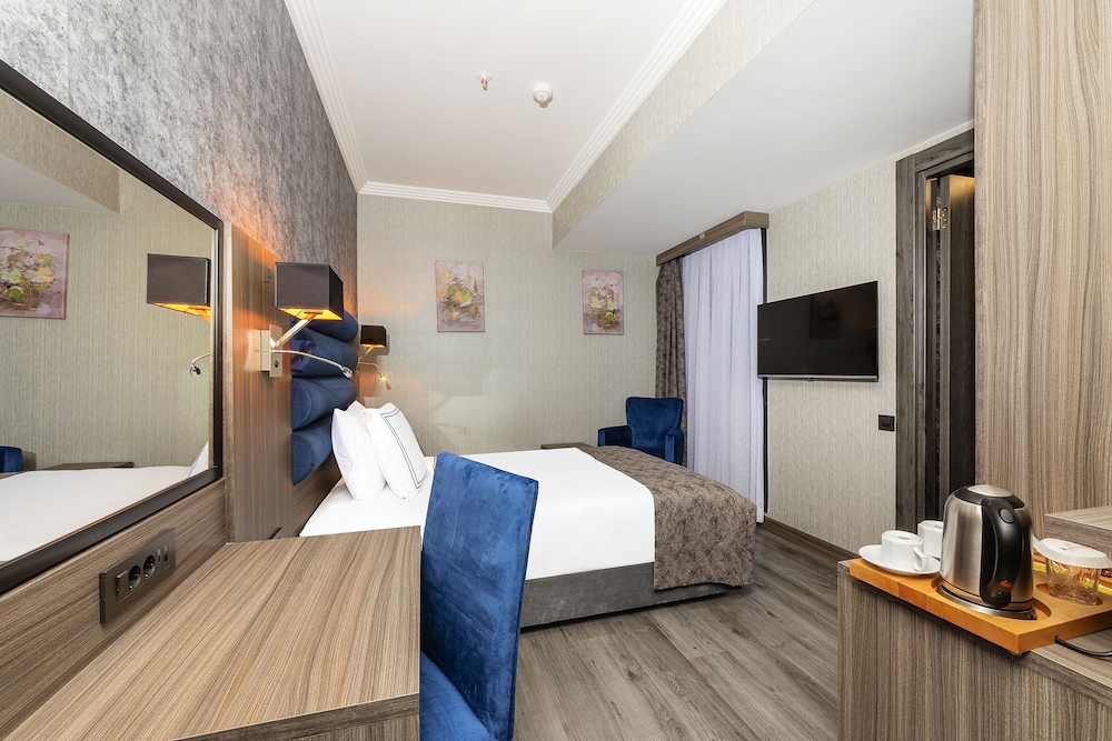 Panoramic Room