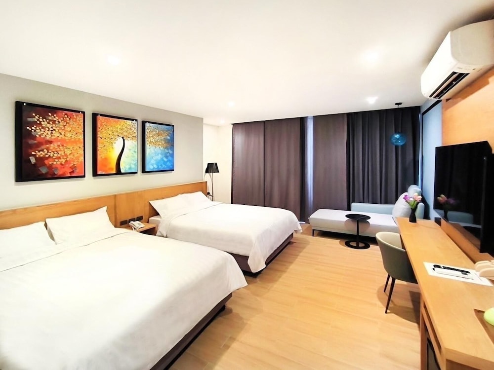 Deluxe Quadruple Room