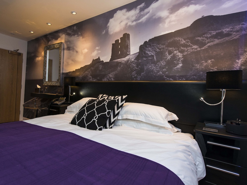 Suite, 2 Bedrooms photo 2