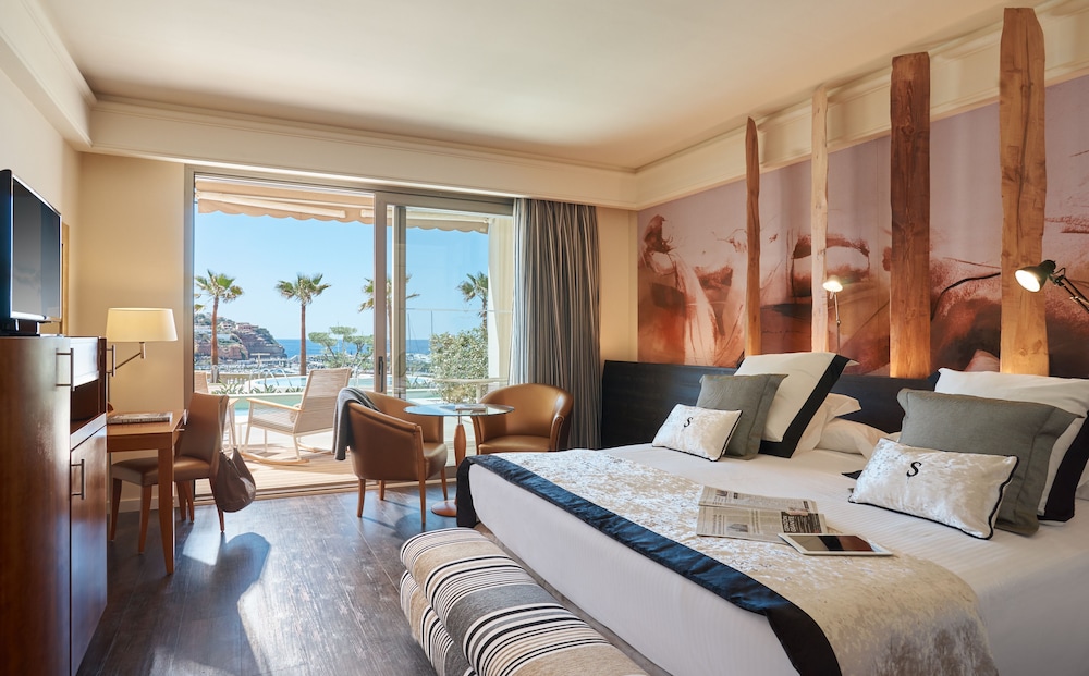 Superior Double Room, Private Pool, Sea View (swim up) photo 3