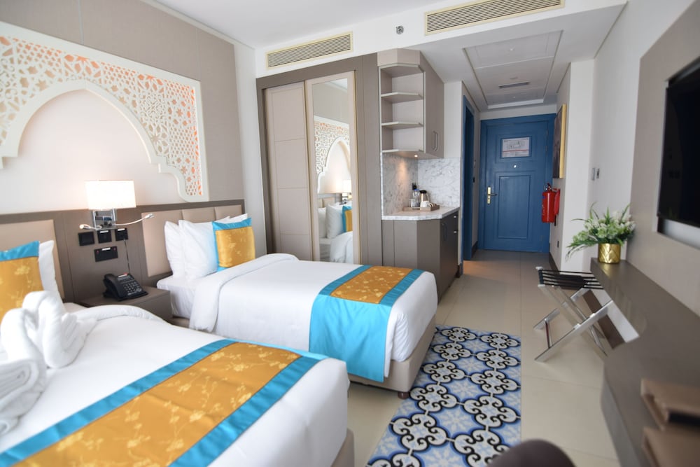 Twin Room - Photo 9