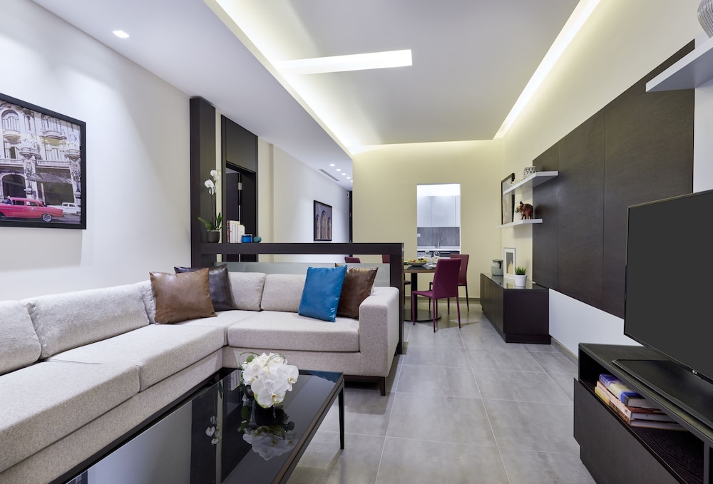 Suite, 1 King Bed, Kitchen, City View