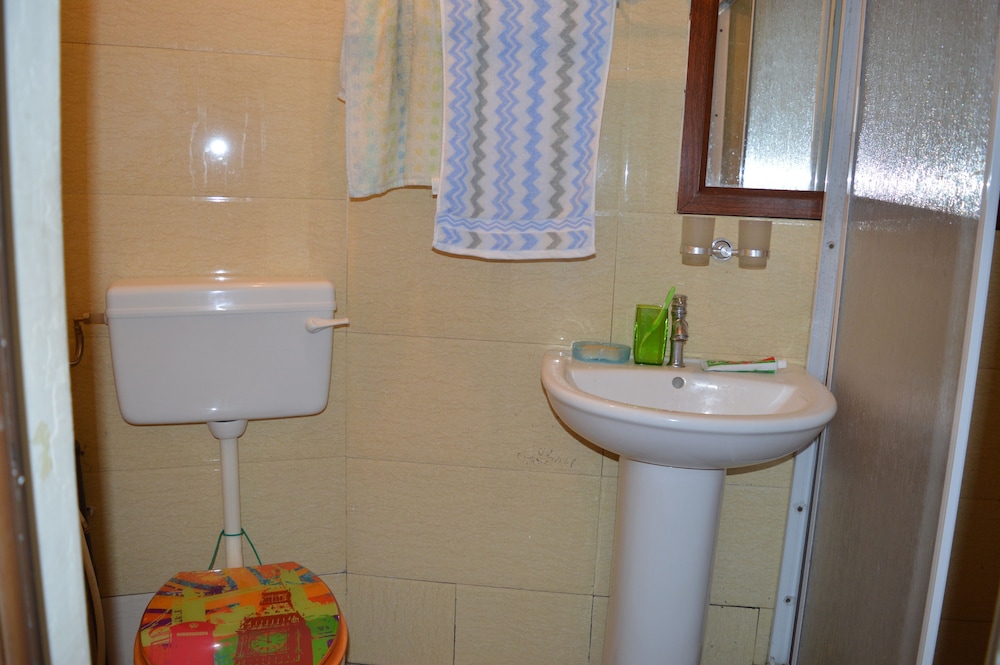 Single Room photo 3