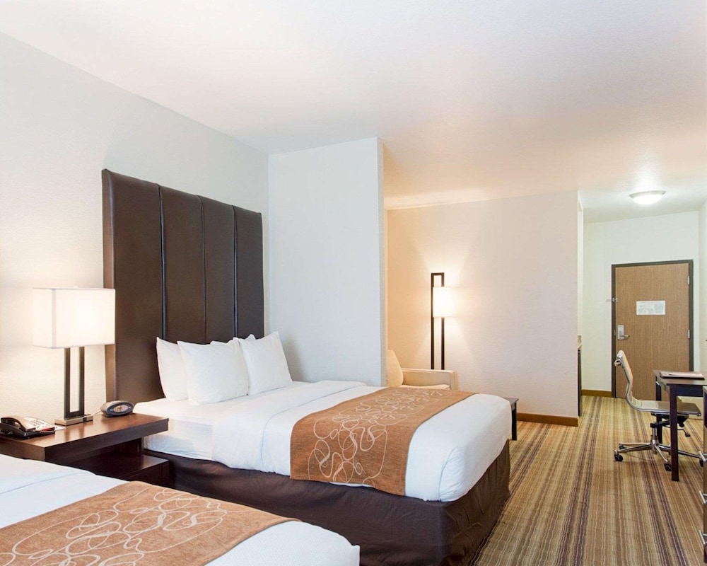 Standard Room, 2 Queen Beds photo 3