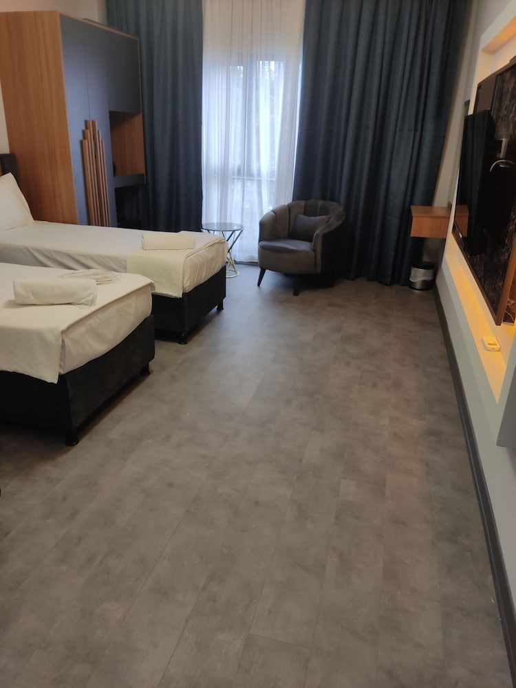 Standard Triple Room photo 2