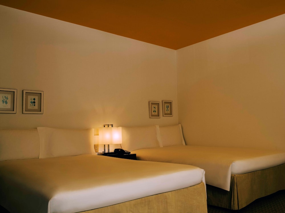 Basic Twin Room, Non Smoking - Photo 1