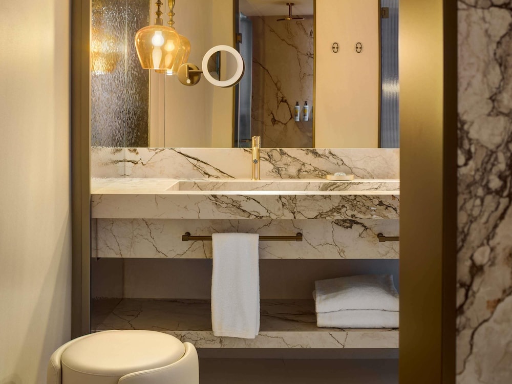 SLS Barcelona - Photo 34
