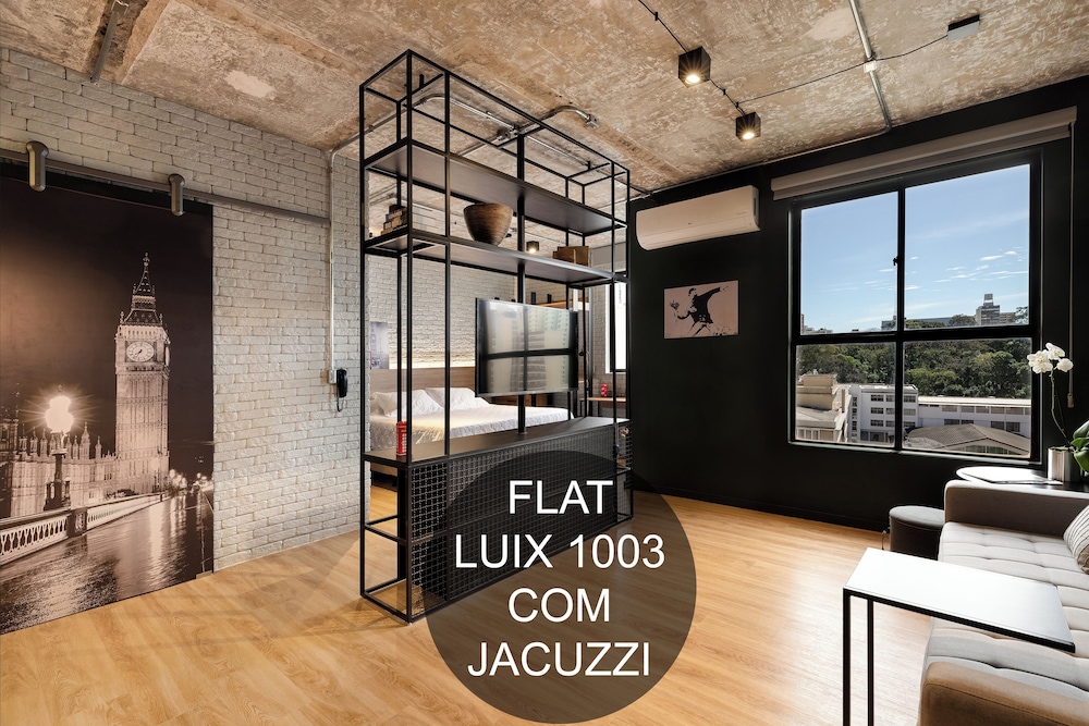 Design Studio, Jetted Tub, City View photo 1