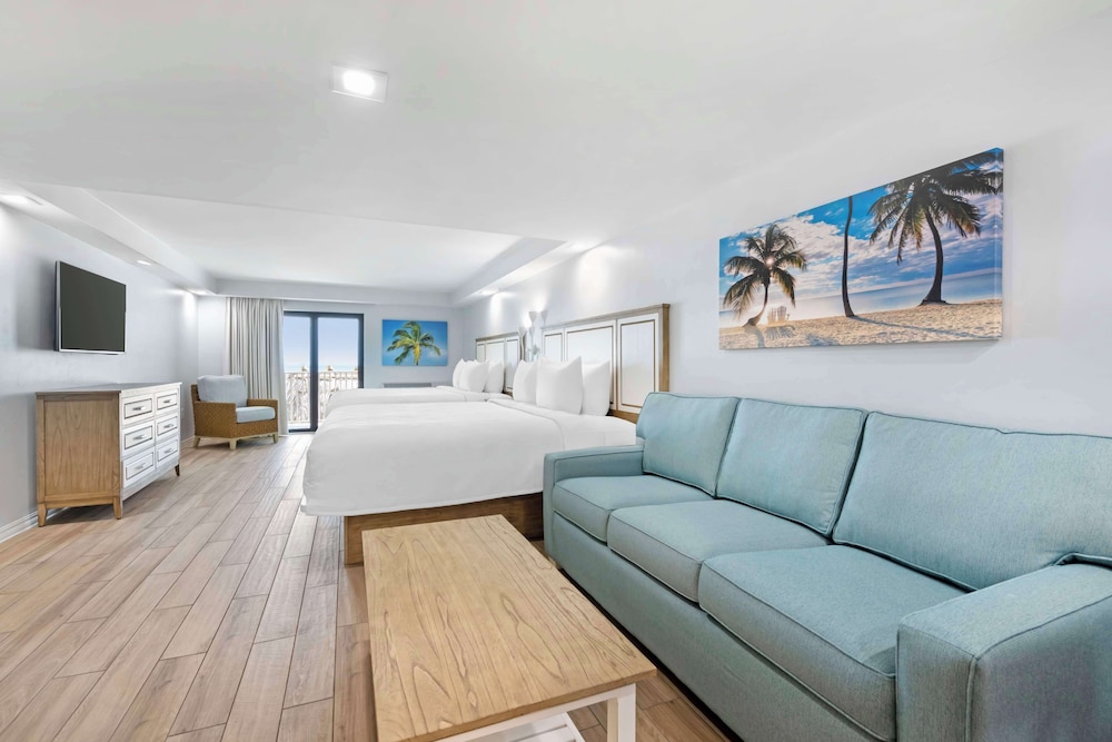 Standard Room, Multiple Beds, Non Smoking, Balcony (with Sofabed;Gulf View) - Photo 1