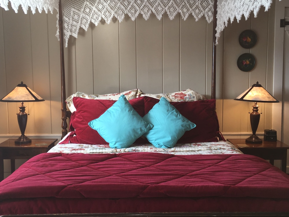 Apple Blossom Room