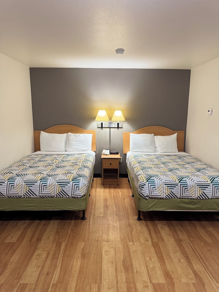 Double Room, 2 Double Beds, Non Smoking, Kitchenette photo 1