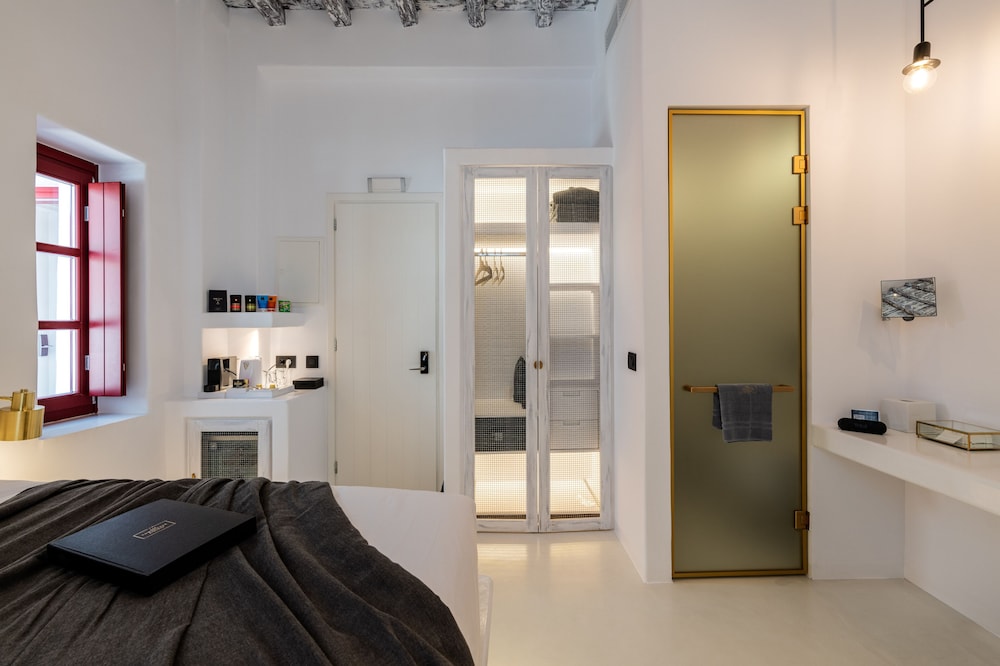 Standard Room, 1 Queen Bed, City View photo 2