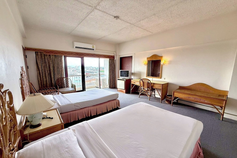 Standard Twin Room - Photo 1