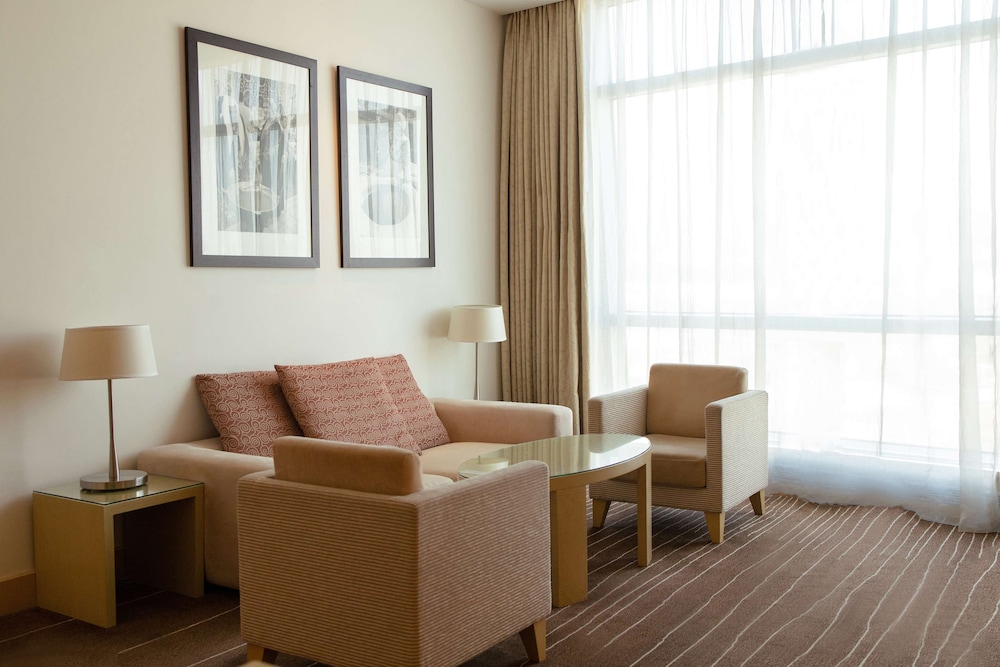 Suite, 1 King Bed (Regency) photo 2