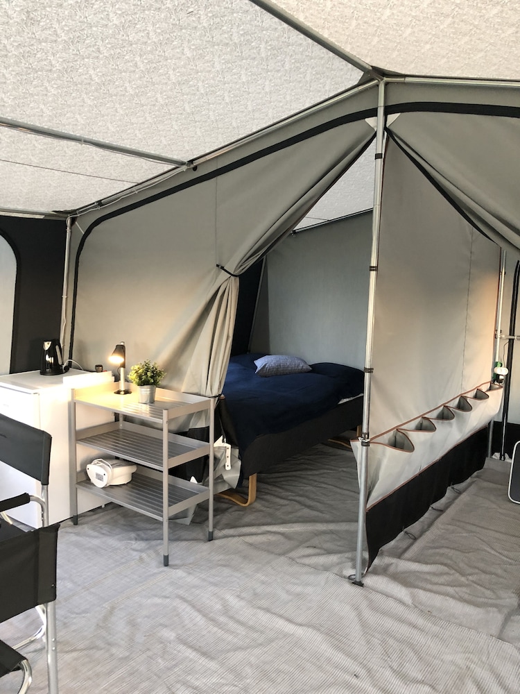 Family Tent, Shared Bathroom photo 3