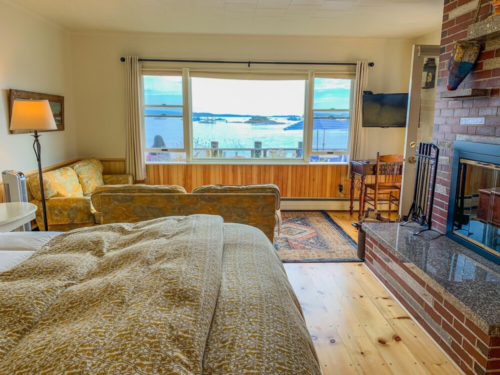 Double Room, 1 King Bed, Sea View (The Victory Chimes) photo 2