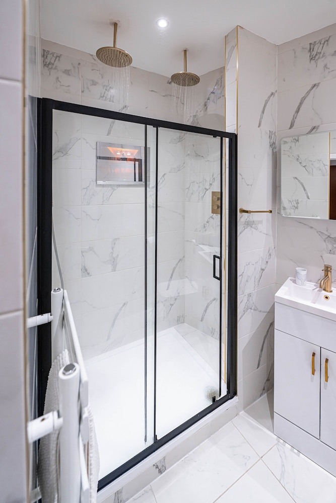 Executive Apartment, Ensuite, City View (Apt 3) - Photo 21