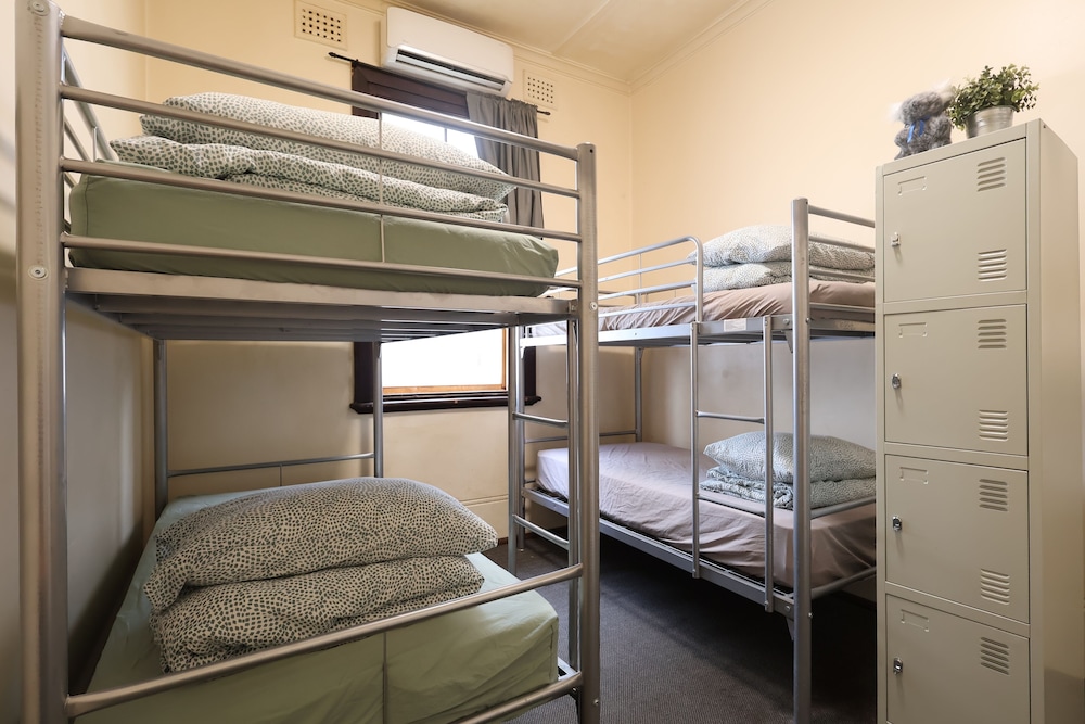 4 Bed Mixed Dorm