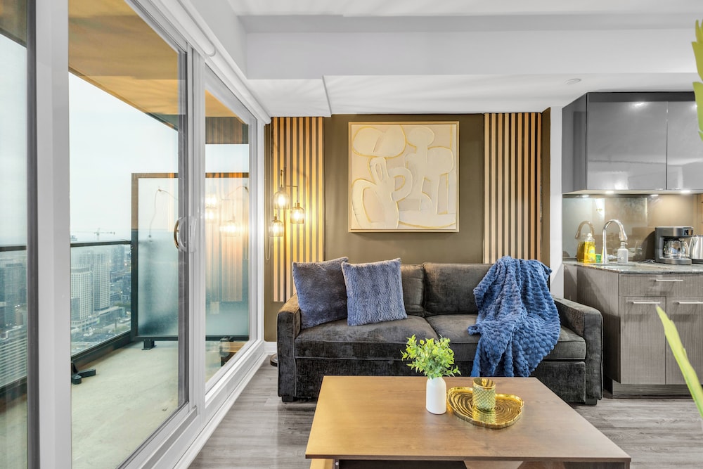 Panoramic Suite, 2 Bedrooms, Balcony, Lake View