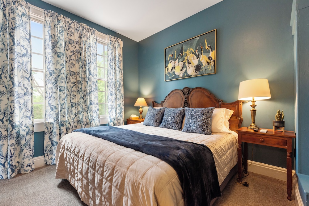 Double or Twin Room, Multiple Beds photo 2