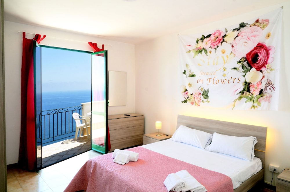 Exclusive Penthouse, Terrace, Sea Facing (Via Tuoro)