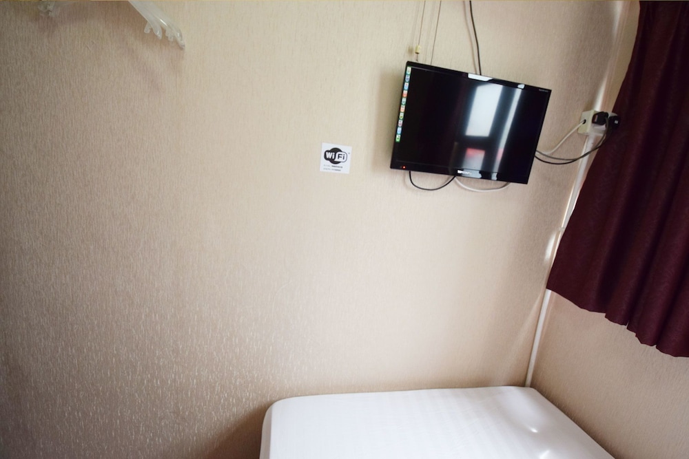 Basic Double Room, 1 Double Bed, Non Smoking photo 2