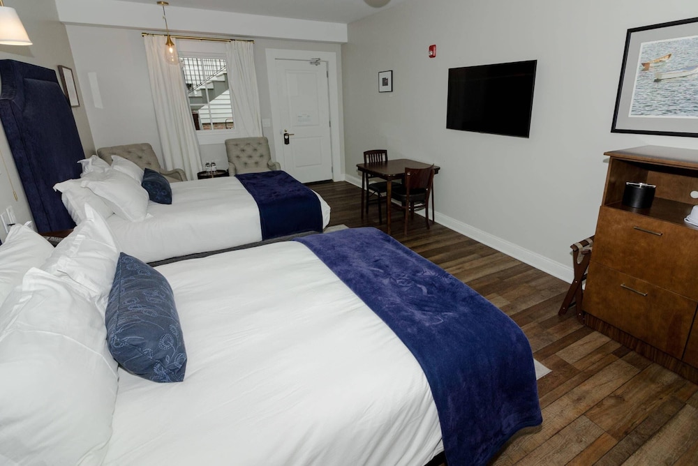 Room, 2 Queen Beds, Mobility Accessible, Non Smoking - Photo 2