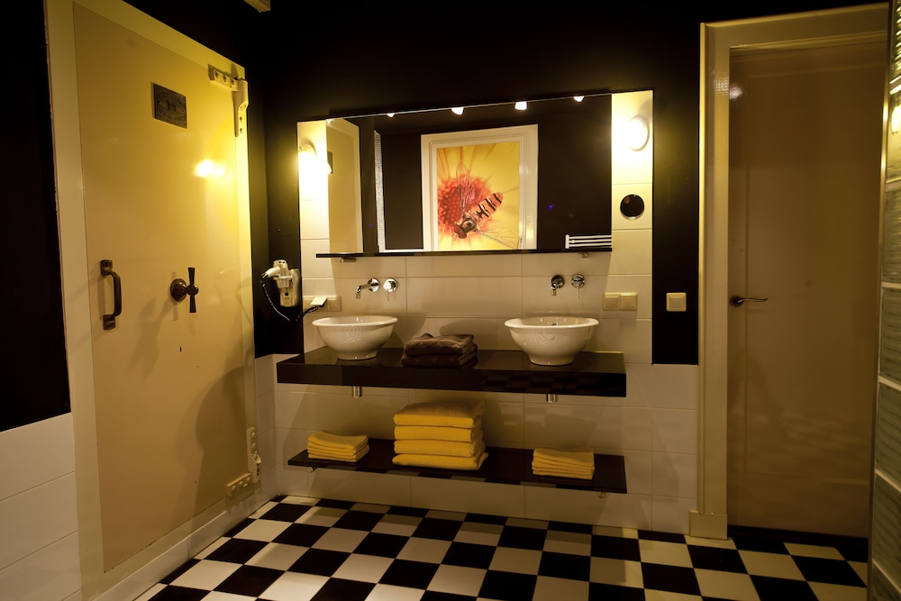 Suite, Annex Building (Ambtenaar) photo 3
