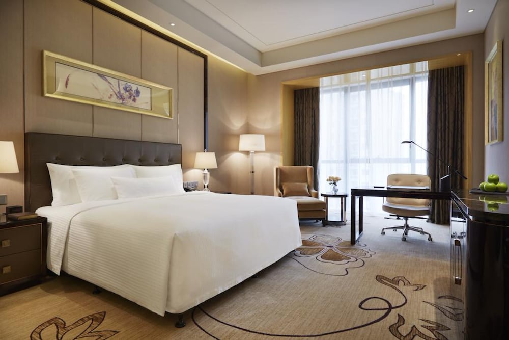 Executive Room, 1 King Bed - Photo 4